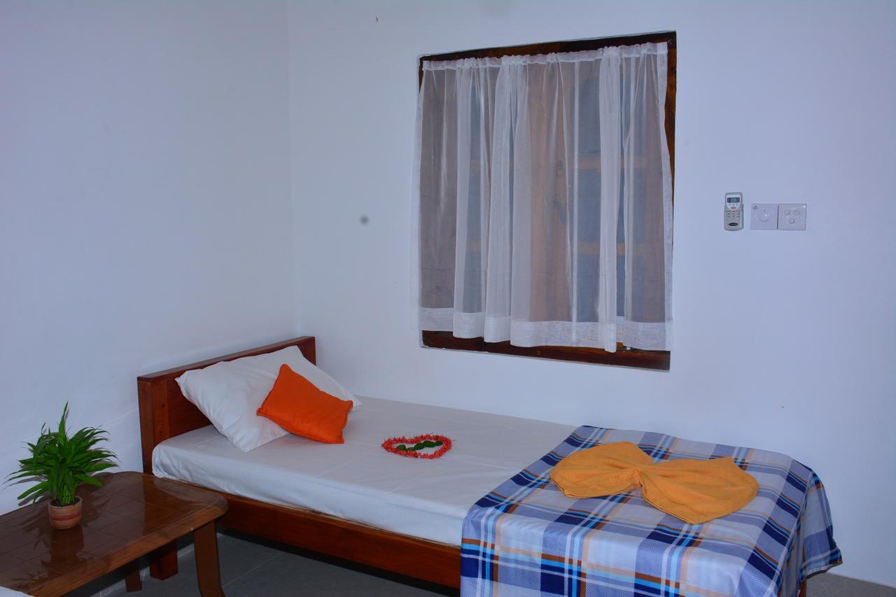 Pleasant Park Holiday Inn Trincomalee Exterior photo